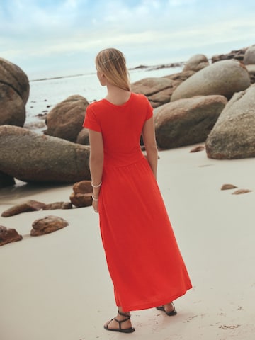 Next Платье в Красный