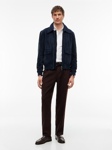 TOMMY HILFIGER Slimfit Kalhoty se sklady v pase – hnědá