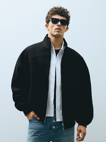 Veste mi-saison Bershka en noir : devant
