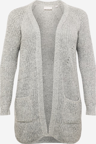 Cardigan 'Carbernie' ONLY Carmakoma en gris : devant