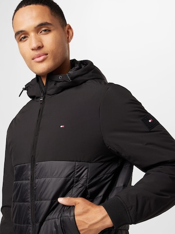 TOMMY HILFIGER Jacke in Schwarz