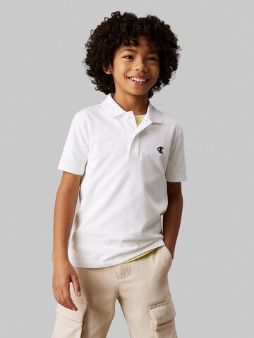 T-Shirt Calvin Klein Jeans en blanc : devant