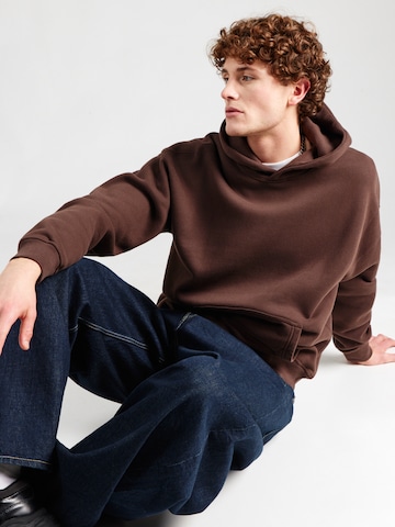 Abercrombie & Fitch - Sweatshirt 'ESSENTIAL' em castanho: frente