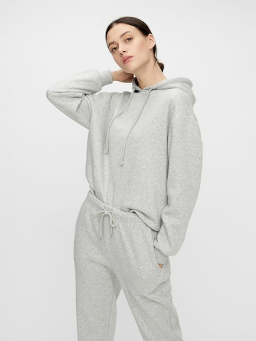 PIECES Sweatshirt 'Chilli' in Grey: front