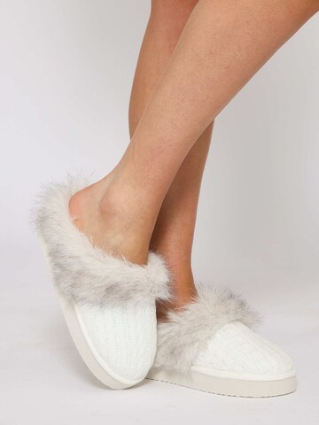 Loungeable Slippers in White