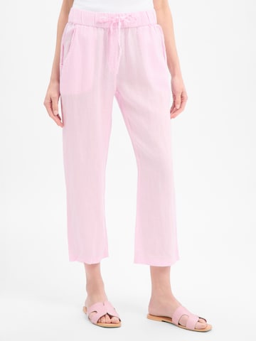 Marie Lund Loose fit Pleat-Front Pants in Pink: front