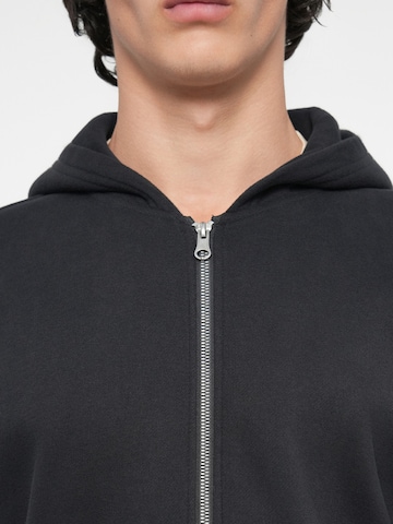 Hanorac de la HOLLISTER pe negru