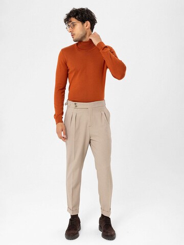 Antioch Regular Trousers in Beige
