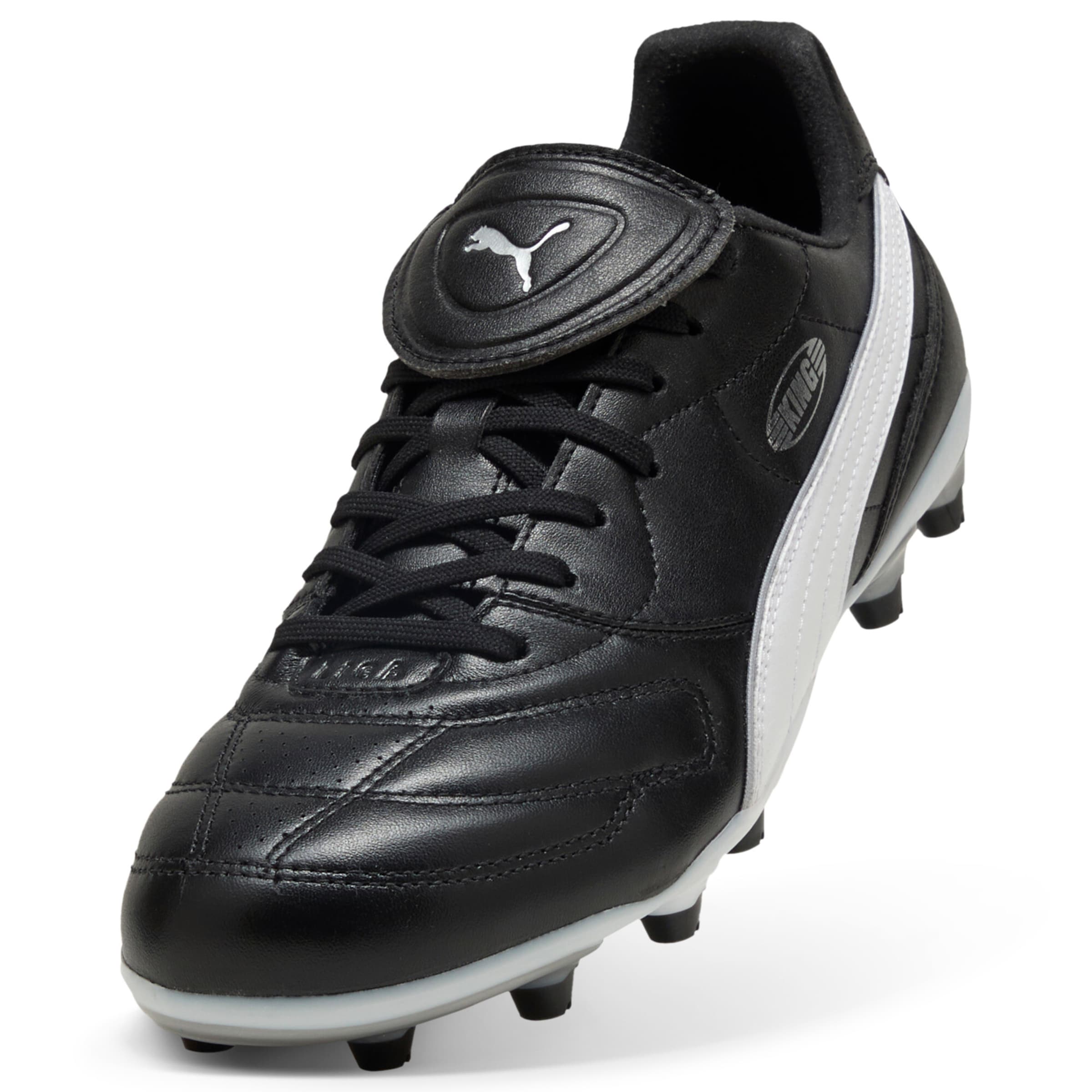 PUMA Soccer shoe in Black