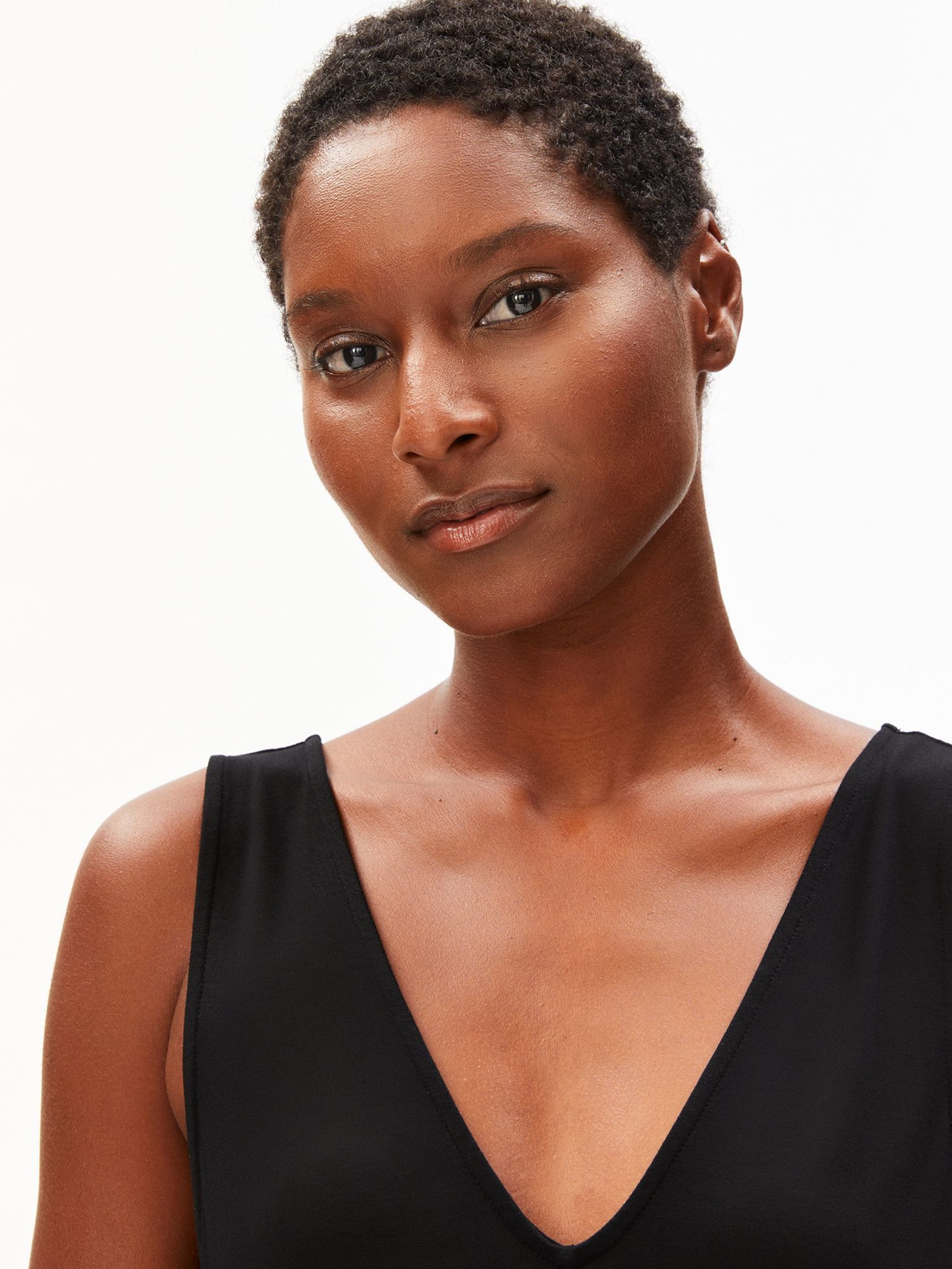 ARMEDANGELS Jurk in Zwart: voorkant