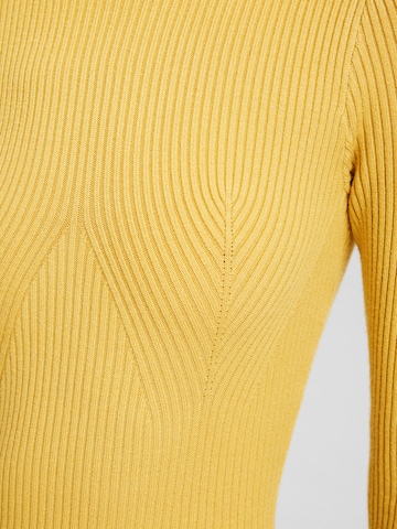 Bershka Knitted dress in Yellow