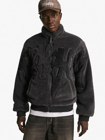 Bershka Tussenjas in Grijs: voorkant