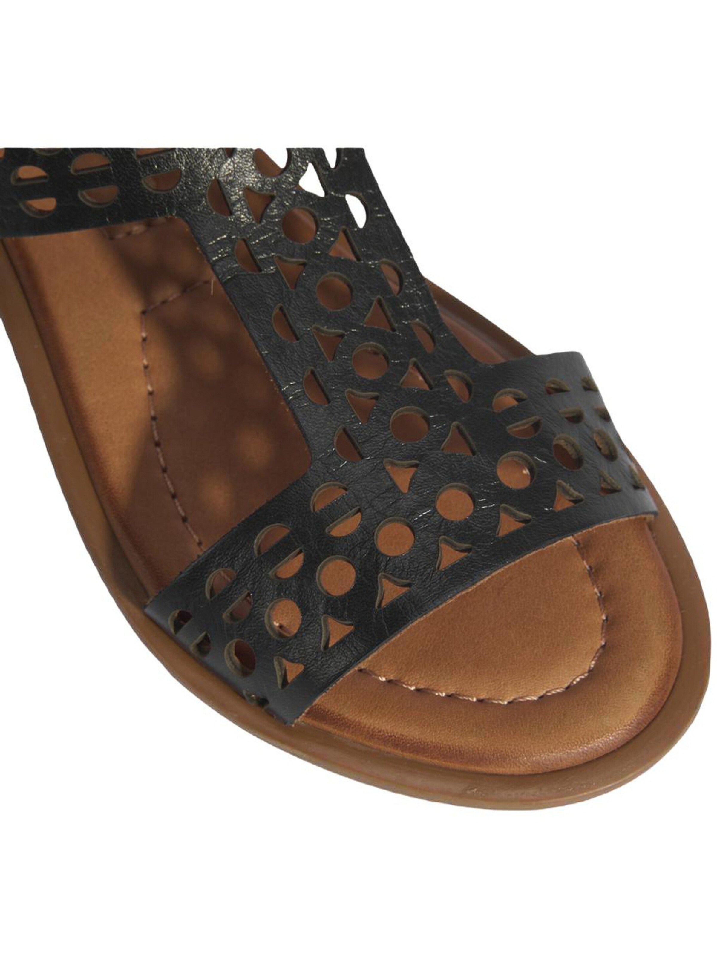 Desa Sandals in Black