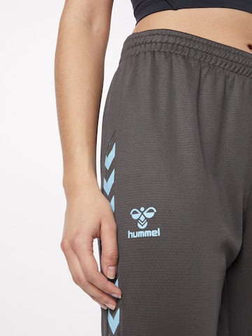 Hummel Tapered Workout Pants in Purple