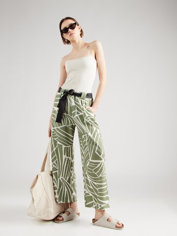 Wide leg Pantaloni con pieghe 'Fr44anca' di ZABAIONE in verde