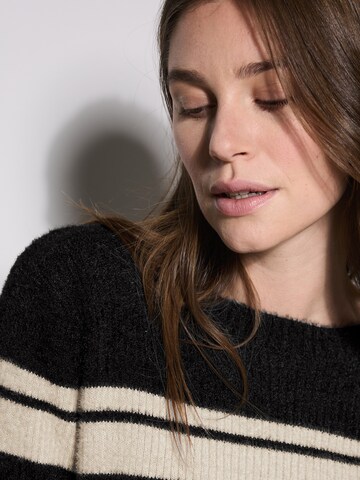 CECIL Sweater in Black