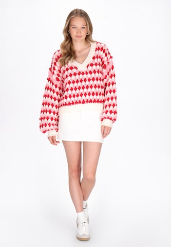 Pulovere dimensiuni mari 'Young Fashion' de la MYMO pe roșu