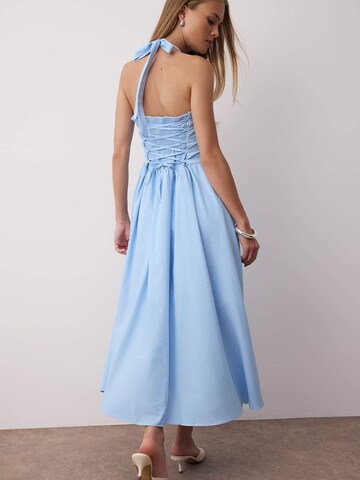 Trendyol Kleid in Blau