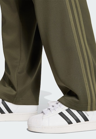 ADIDAS ORIGINALS Loosefit Broek 'Adicolor' in Groen