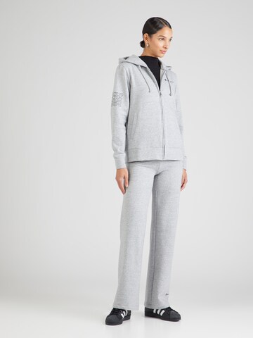 Champion Authentic Athletic Apparel - Chándal en gris: frente