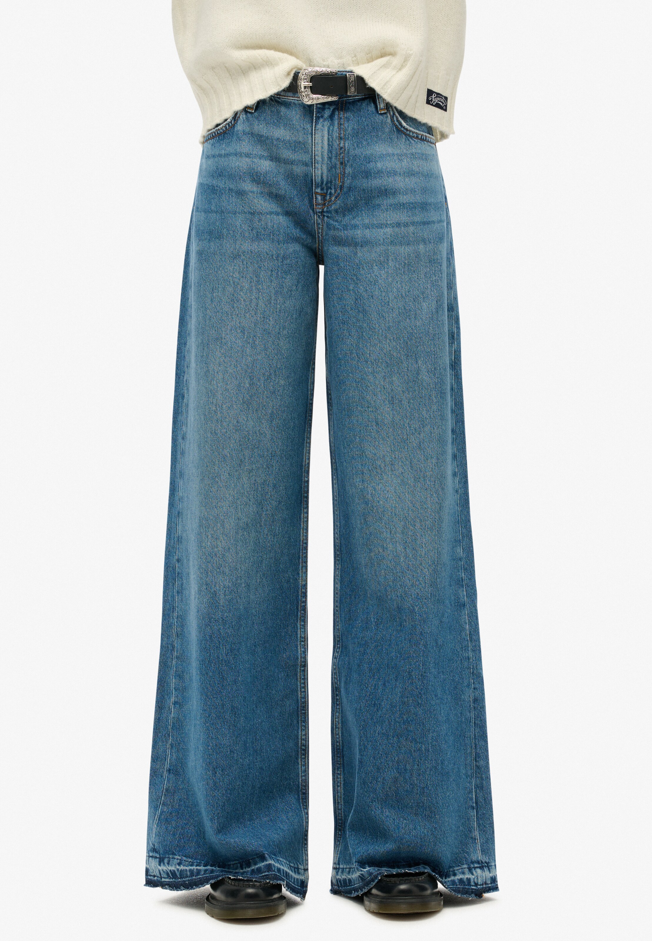 Superdry Wide leg Jeans in Blue: front