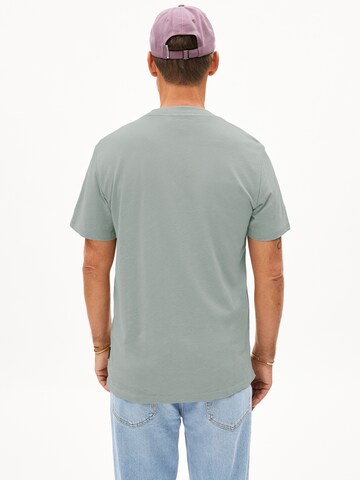 T-Shirt 'MAARKOS LINO' ARMEDANGELS en vert : devant