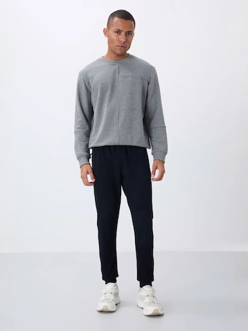 Tommy Life Workout Pants 'Jogginghose' in Black: front