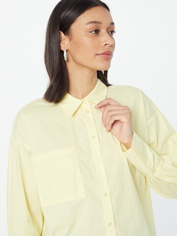 A-VIEW - Blusa 'Sofie' em amarelo