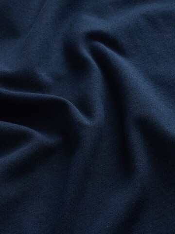 Tricou de la Next pe albastru