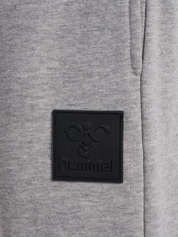 Hummel Tapered Sporthose 'CLEAN' in Grau