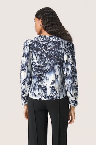 SOAKED IN LUXURY Bluse 'Jazzlyn' i blå