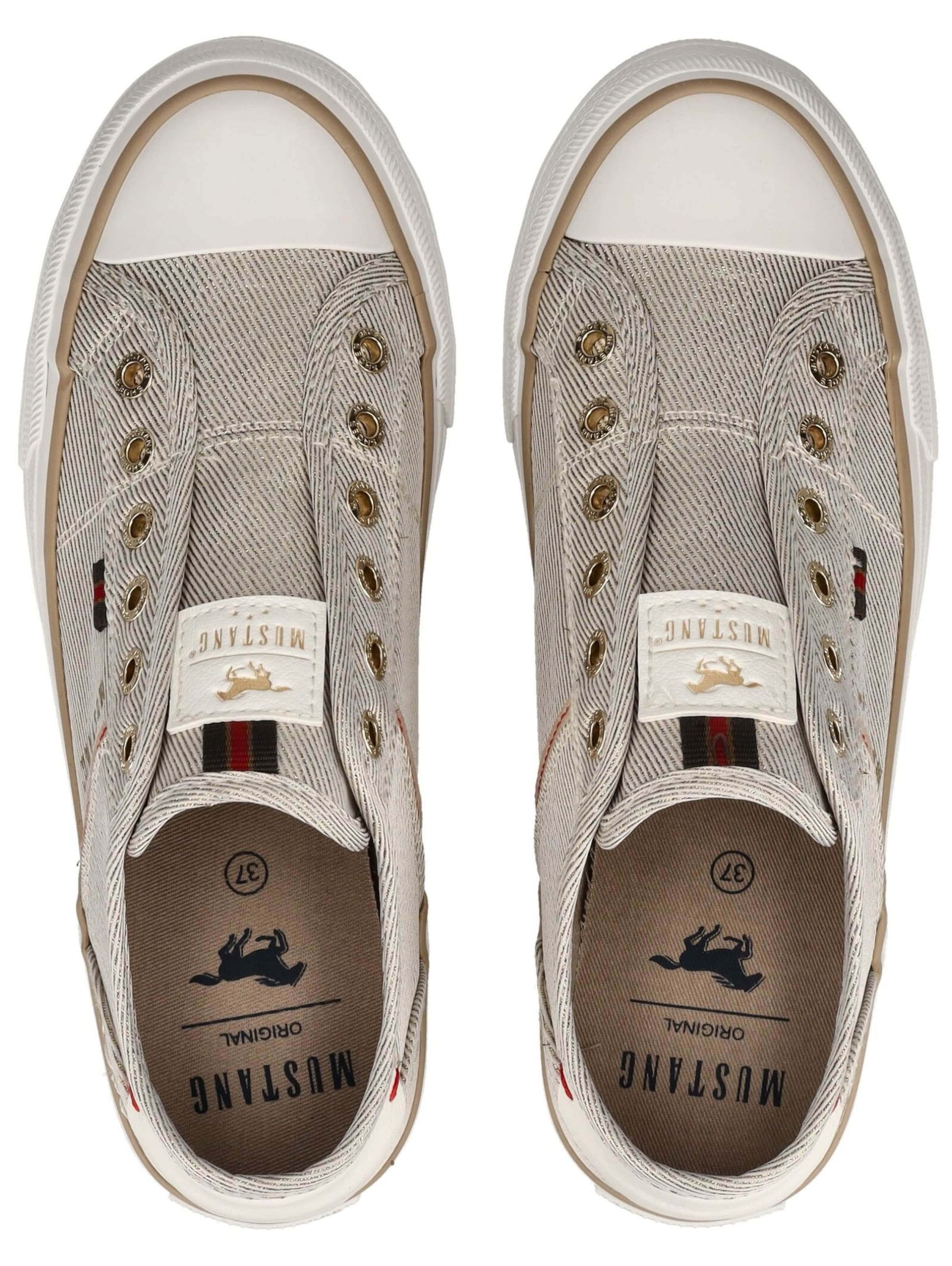 Scarpa slip-on di MUSTANG in oro