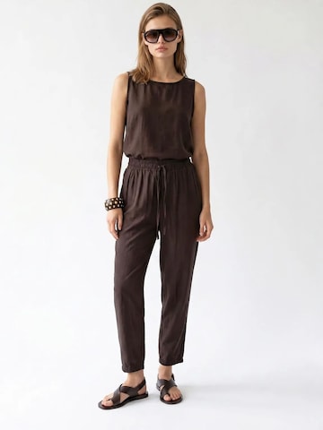 Tuta jumpsuit di MixRay in marrone: frontale
