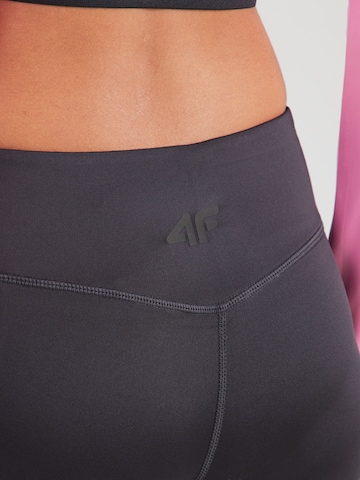 4F Skinny Športové nohavice - Čierna