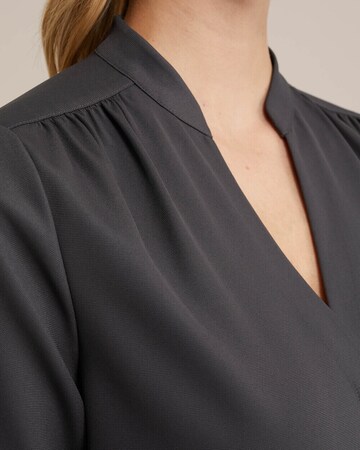WE Fashion Blouse in Grey