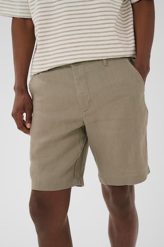Matinique Regular Shorts 'Harlow' in Beige