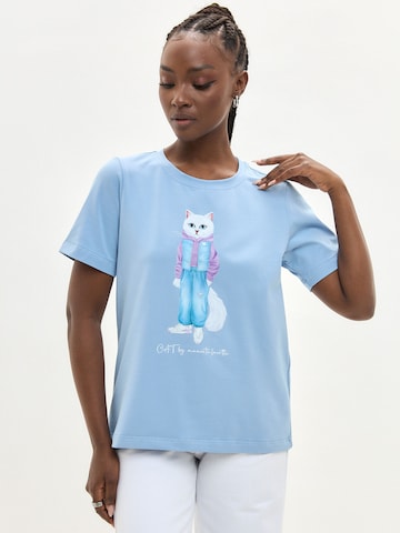 CAT by Maniita Lacitta Shirt mit Katzenprint WALKING CAT in Blau: Vorderseite