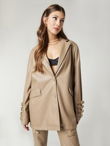 Hoermanseder x About You Blazer 'Ida' in Brown: front