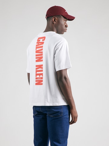 Calvin Klein Jeans T-shirt i vit: framsida