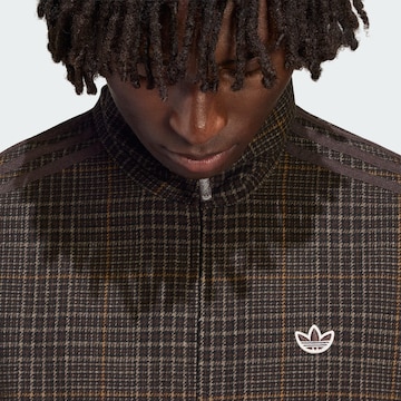 ADIDAS ORIGINALSPrijelazna jakna 'Club' - smeđa boja