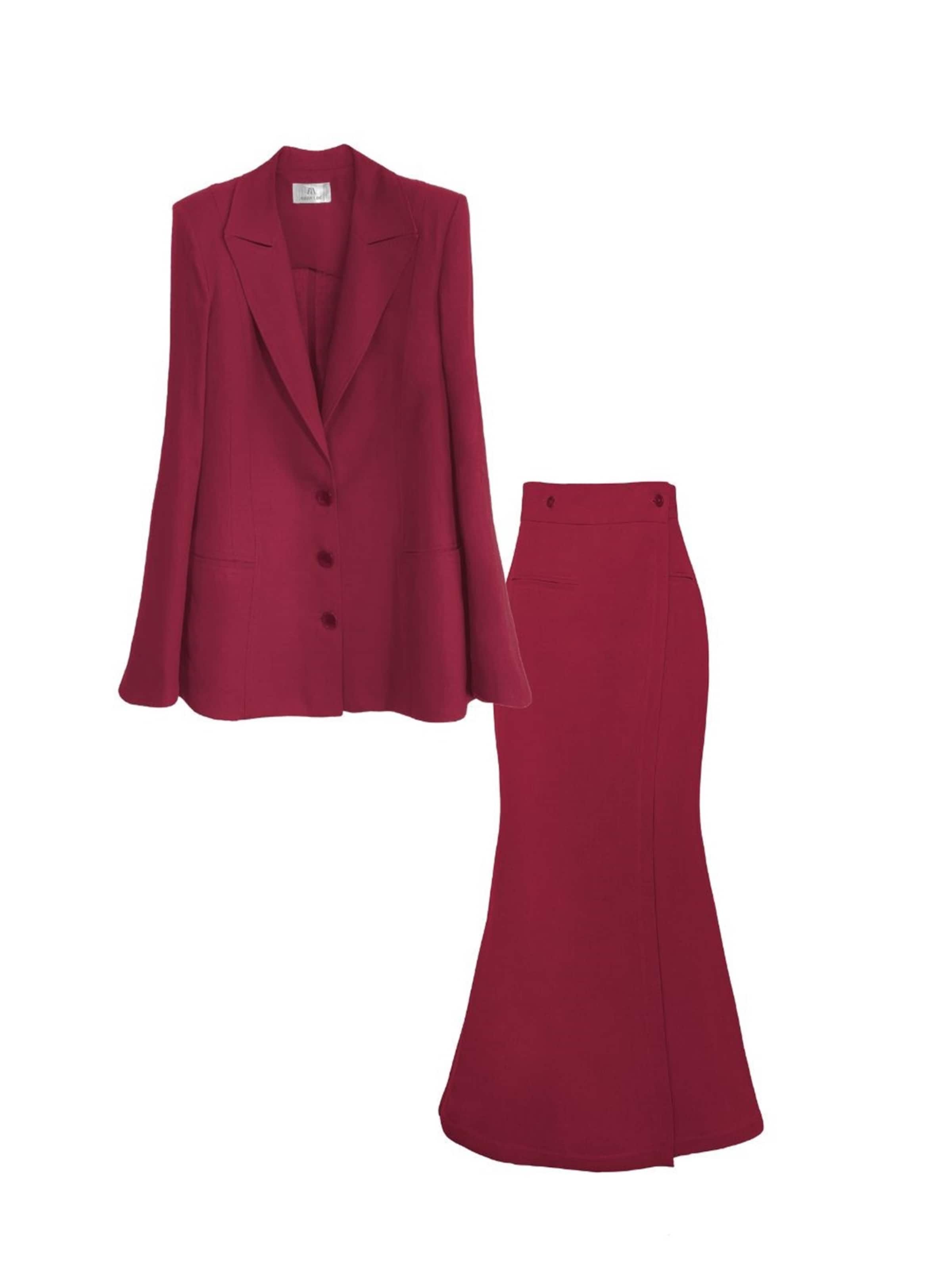 Amarilde Suit in Red: front