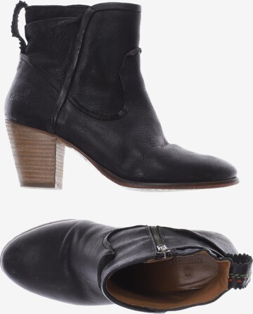 Crickit Dress Boots in 38 in Black: front