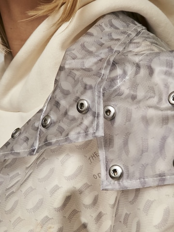 THE ODDS Functionele mantel 'Print Raincoat/ LMTD edition' in Wit