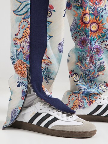 Just Cavalli regular Παντελόνι 'TROPICAL GARDEN' σε λευκό