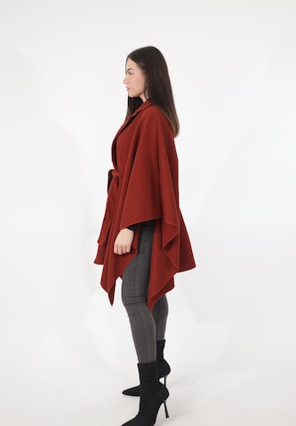 Elara Cape in Rot