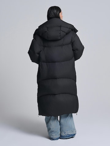 Cappotto invernale di AEMMI in nero