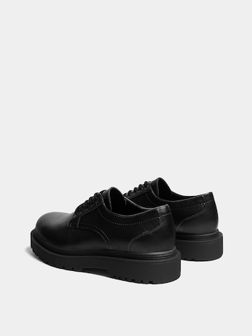 Chaussure à lacets Pull&Bear en noir