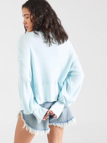 ABOUT YOU x Kamila Šikl Pullover 'Mila' in Blau