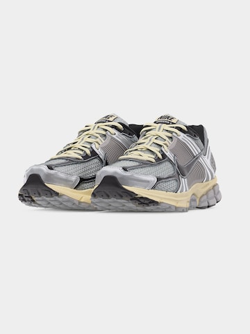 Nike Sportswear Platform trainers 'Zoom Vomero 5' in Grey