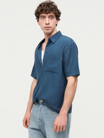 HOLLISTER Regular fit Button Up Shirt in Blue